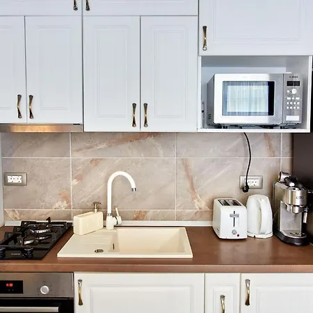 Apartamento Lawyer's Alessi Pool & *