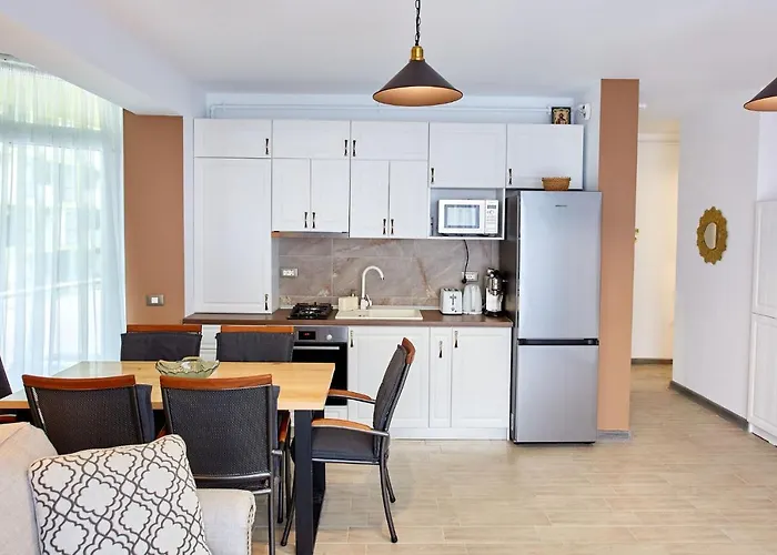 Lawyer's Alz Apartman